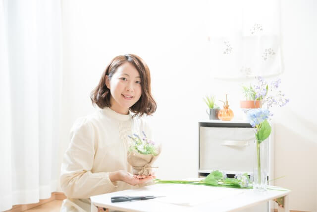 食卓に飾る花とダイニングの花風水